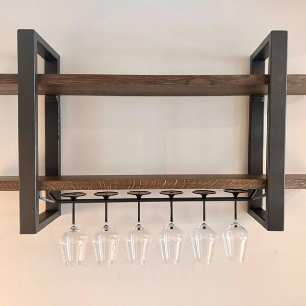 Seinähylly + viiniteline. Tammitasolla 