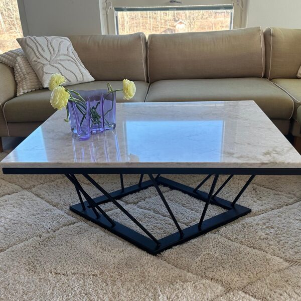 Sohvapöytä kvartsitasolla 700x1000mm