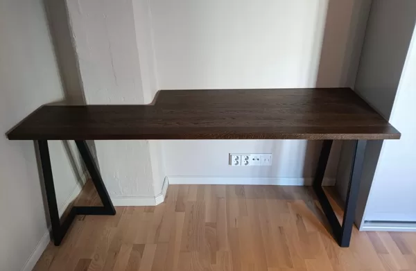 Tietokone pöytä 